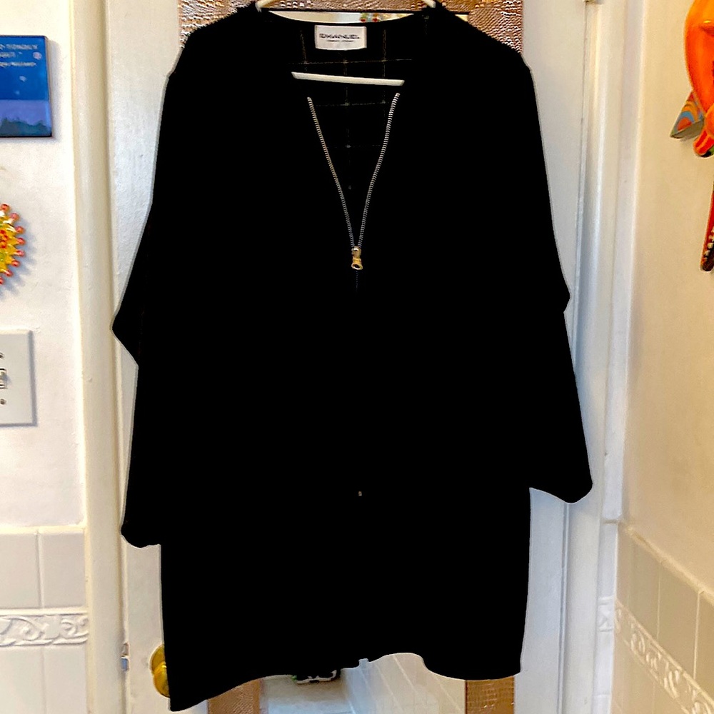 This Emanuel jacket is a classic!